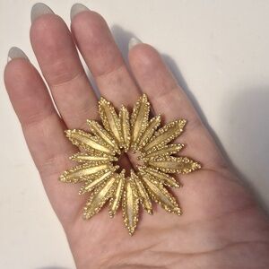 Avon Gold Leaf Brooch